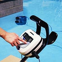 Remote control pool robot